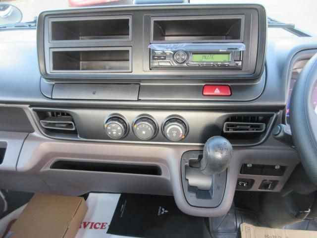 MITSUBISHI CANTER 2025