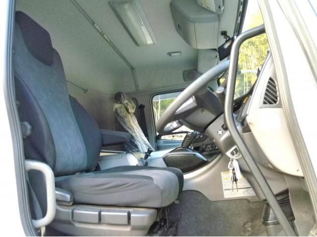 NISSAN DIESEL Quon 2019