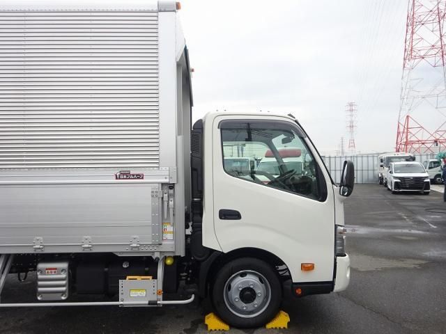 HINO DUTRO 2025