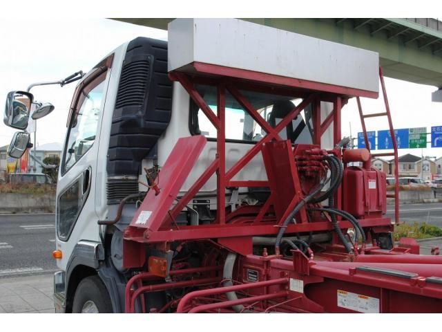 MITSUBISHI FUSOU FIGHTER 2016