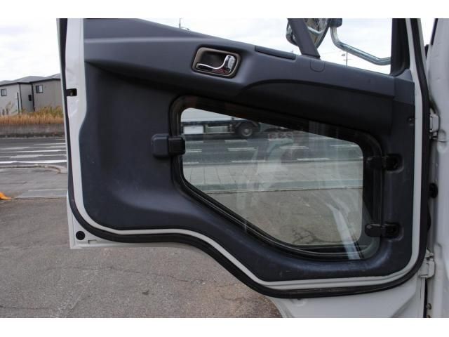 MITSUBISHI FUSOU FIGHTER 2016