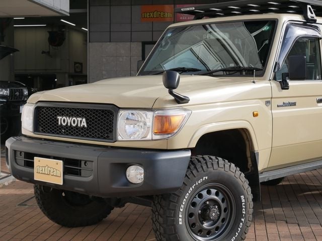 TOYOTA LANDCRUISER PICKUP 2015