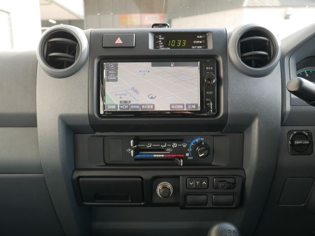 TOYOTA LANDCRUISER PICKUP 2015