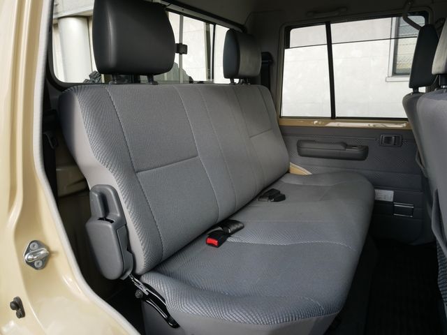 TOYOTA LANDCRUISER PICKUP 2015