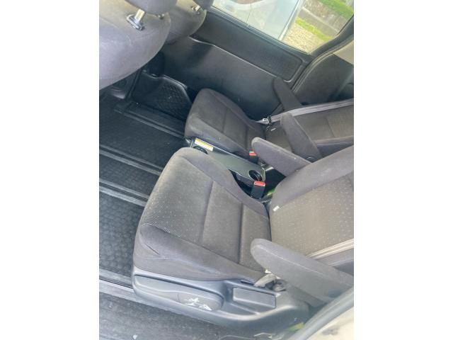 TOYOTA VOXY HYBRID 2014