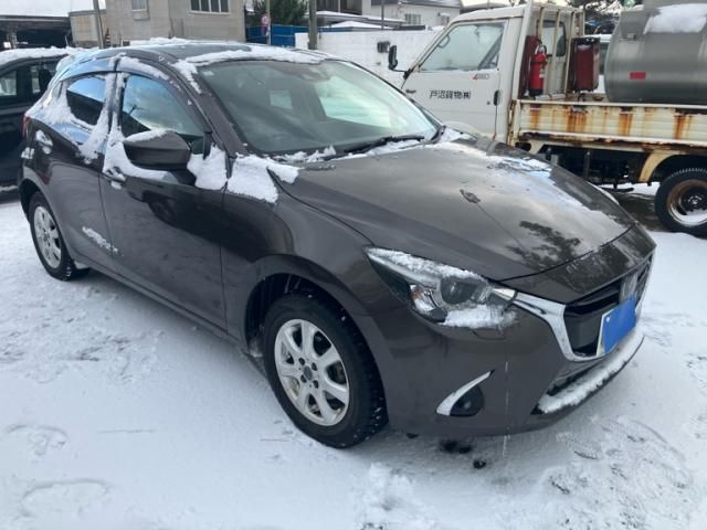 MAZDA DEMIO 4WD 2017