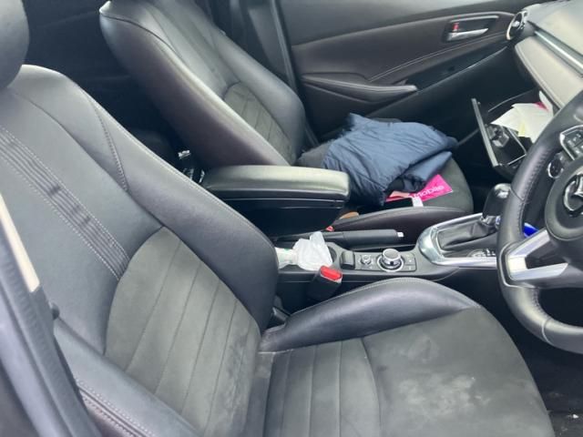 MAZDA DEMIO 4WD 2017