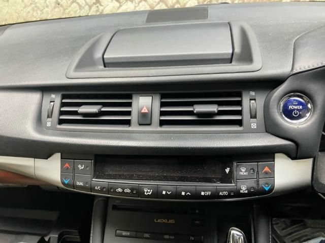 TOYOTA LEXUS CT200h 2011