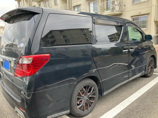 TOYOTA ALPHARD 2011