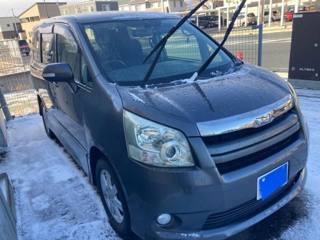TOYOTA NOAH 4WD 2008