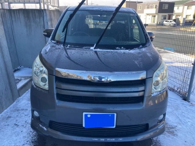 TOYOTA NOAH 4WD 2008