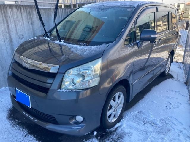 TOYOTA NOAH 4WD 2008