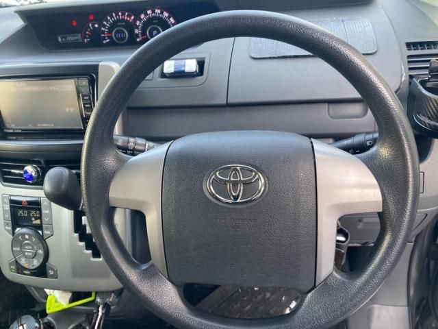 TOYOTA NOAH 4WD 2008
