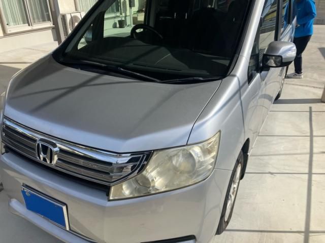 HONDA STEPWAGON 2010