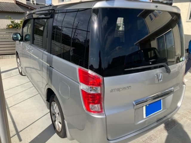 HONDA STEPWAGON 2010