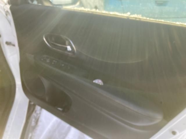 HONDA VEZEL HYBRID 2015