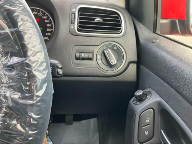 VOLKSWAGEN VOLKSWAGEN POLO 2011