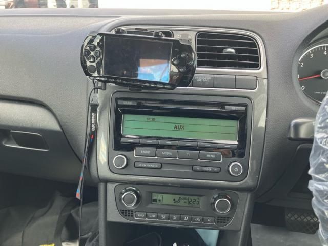 VOLKSWAGEN VOLKSWAGEN POLO 2011