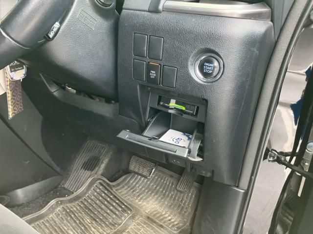 TOYOTA VELLFIRE 2016