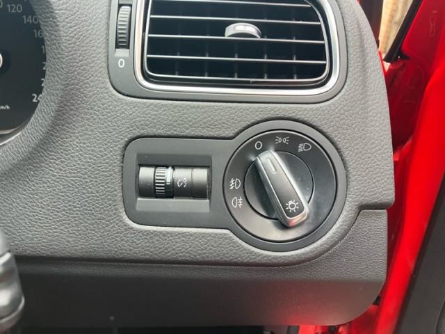 VOLKSWAGEN VOLKSWAGEN POLO 2014