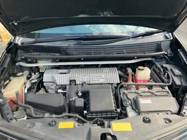 TOYOTA PRIUS Alpha 2013