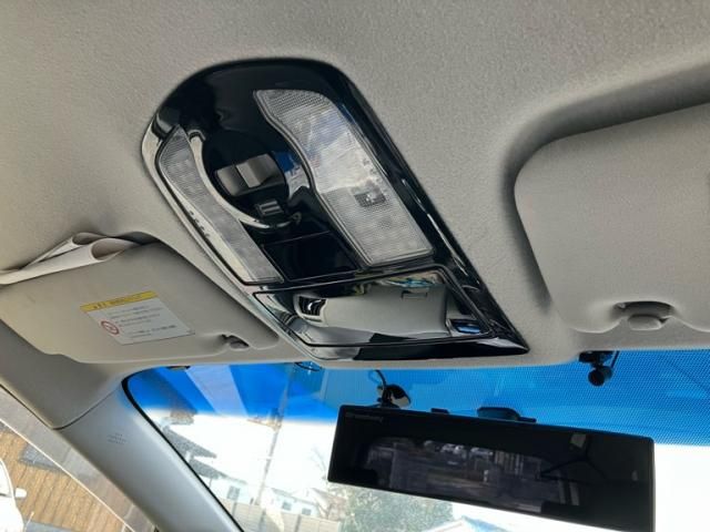 TOYOTA PRIUS Alpha 2013