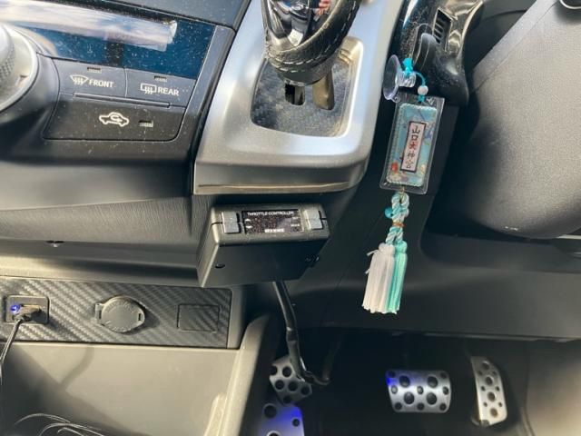 TOYOTA PRIUS Alpha 2013