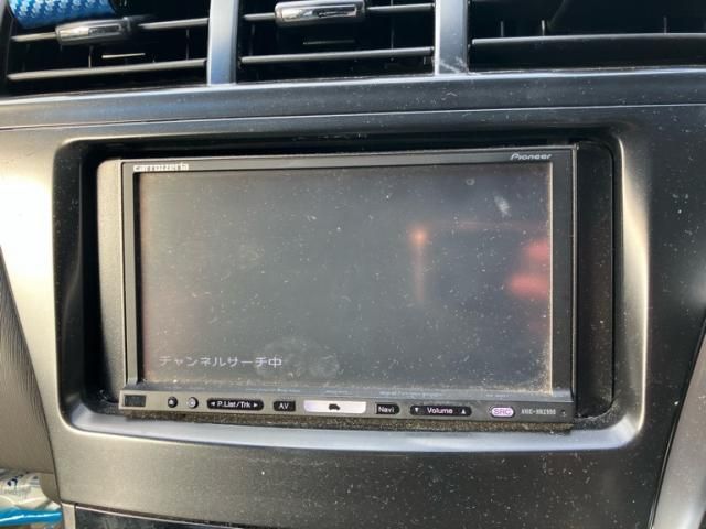 TOYOTA PRIUS Alpha 2013