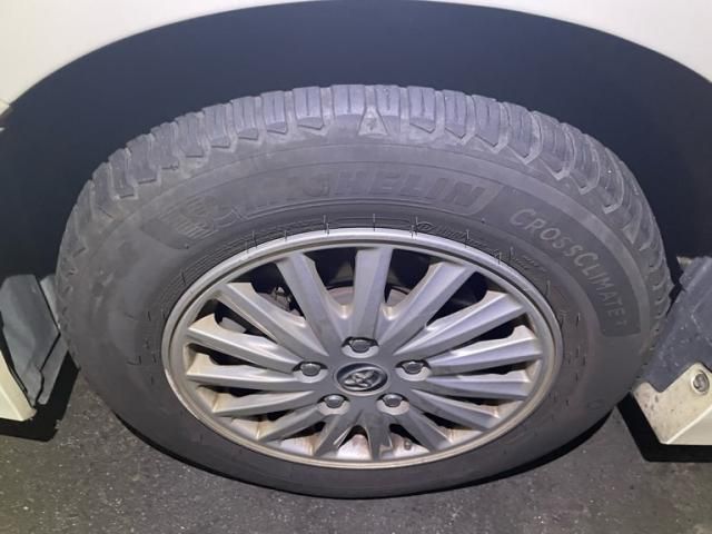 TOYOTA VOXY HYBRID 2014