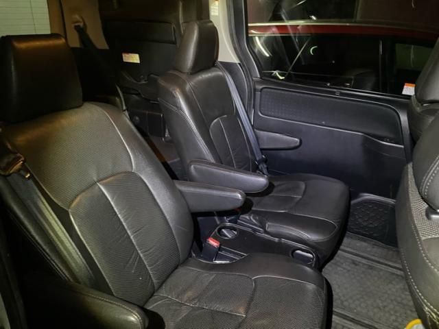 TOYOTA VOXY HYBRID 2014