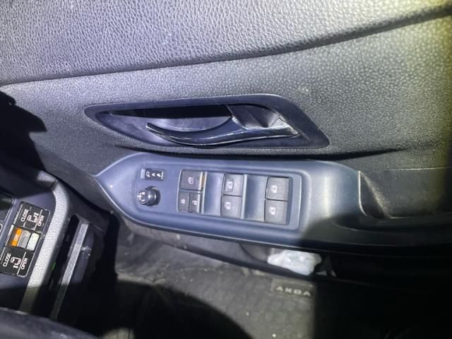 TOYOTA VOXY HYBRID 2014