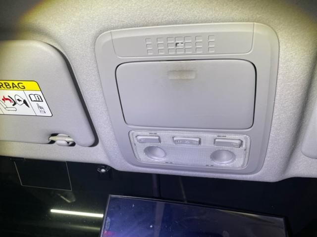 TOYOTA VOXY HYBRID 2014