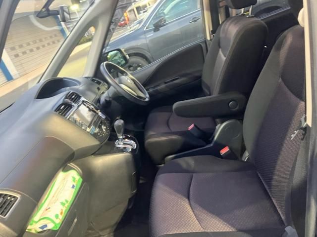 NISSAN SERENA  S-HYBRID 2013