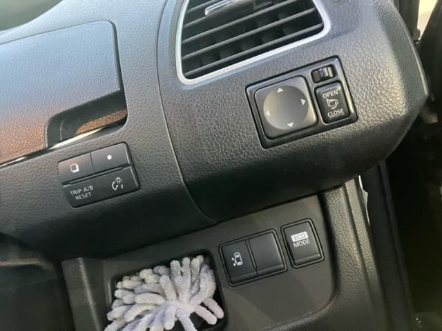 NISSAN SERENA  S-HYBRID 2013