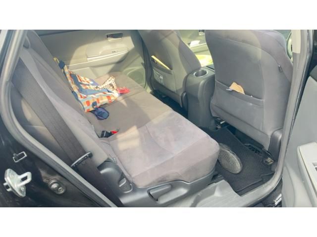 TOYOTA PRIUS Alpha 2012