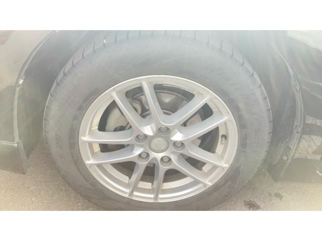 TOYOTA PRIUS Alpha 2012