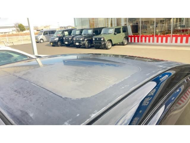 TOYOTA PRIUS Alpha 2012