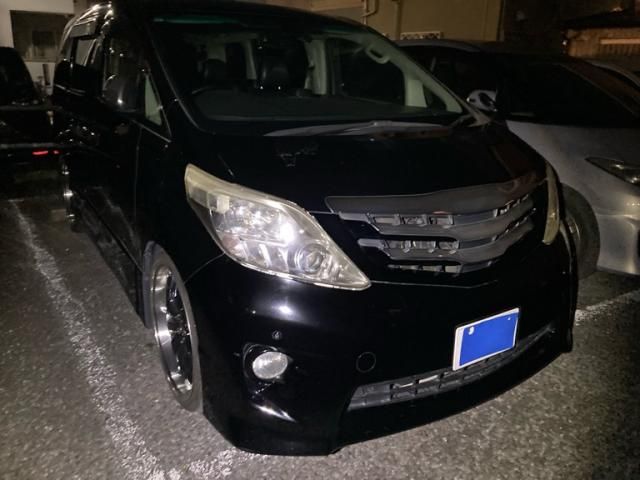 TOYOTA ALPHARD 2011