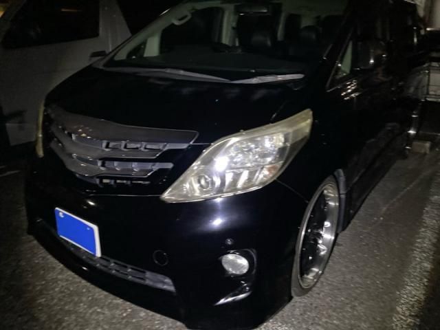 TOYOTA ALPHARD 2011