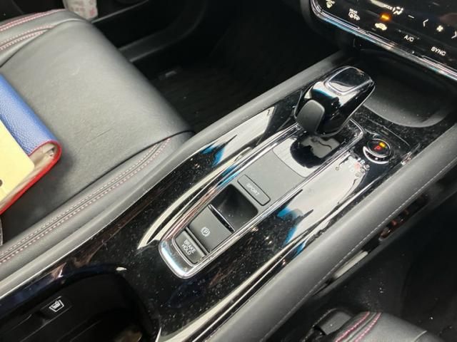 HONDA VEZEL HYBRID 4WD 2018