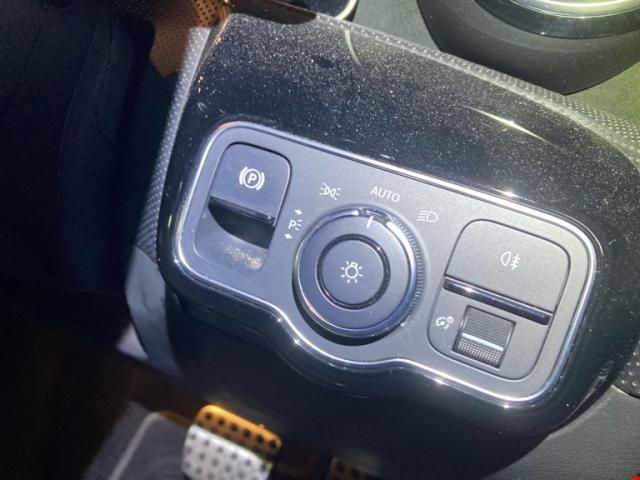 MERCEDES BENZ MERCEDES BENZ A class 2019