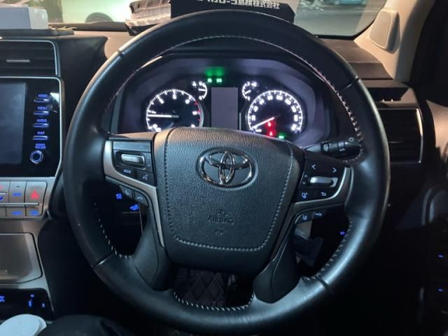 TOYOTA LANDCRUISER PRADO 2023