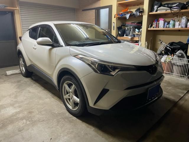 TOYOTA C-HR 4WD 2017
