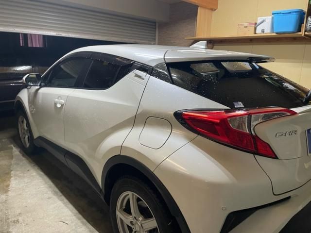TOYOTA C-HR 4WD 2017