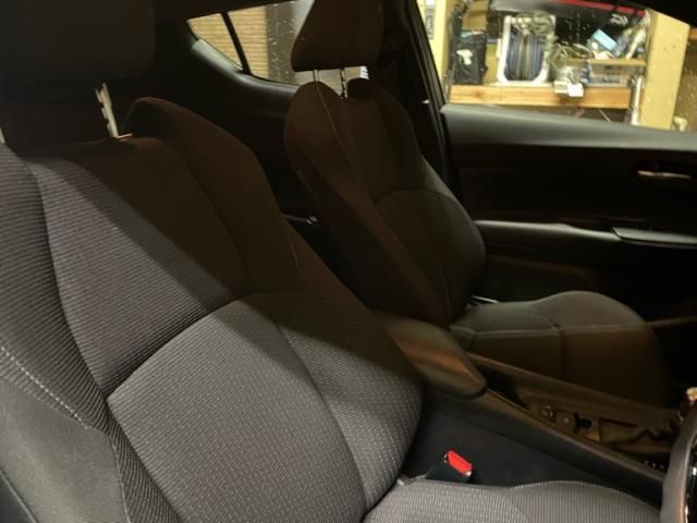 TOYOTA C-HR 4WD 2017