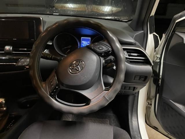 TOYOTA C-HR 4WD 2017