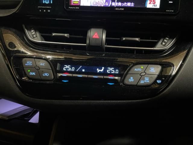 TOYOTA C-HR 4WD 2017