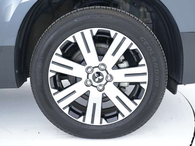 MITSUBISHI DELICA D:5 4WD 2024