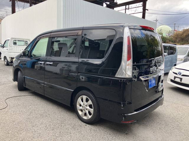 NISSAN SERENA  WG 2011