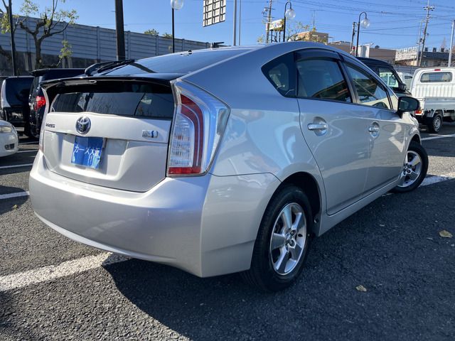 TOYOTA PRIUS 2012